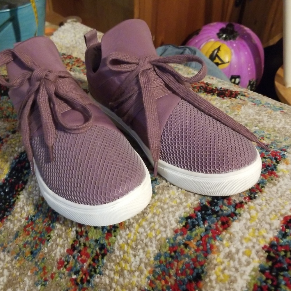Purple trendy sneakers